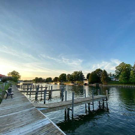 Fleetwood Inn Suites Cheboygan Eksteriør billede