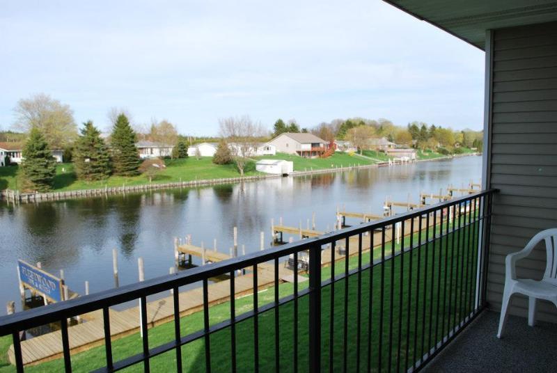 Fleetwood Inn Suites Cheboygan Eksteriør billede
